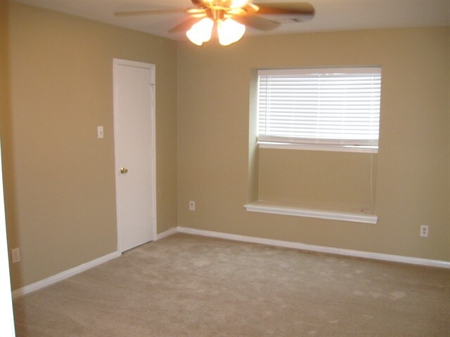 Building Photo - 5123 Chase Park Gate St