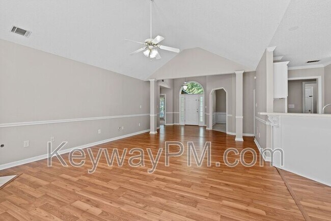 Building Photo - 3920 Nantucket Cir