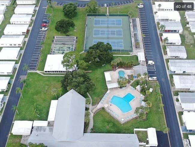 Building Photo - Home For Rent in Palm Hill!