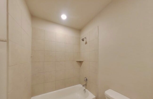 Building Photo - Saddle Creek