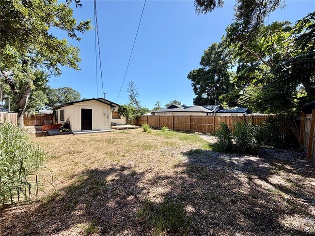 Building Photo - 3745 10th Ave S