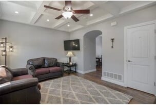 Building Photo - 3030 Saddle Dr