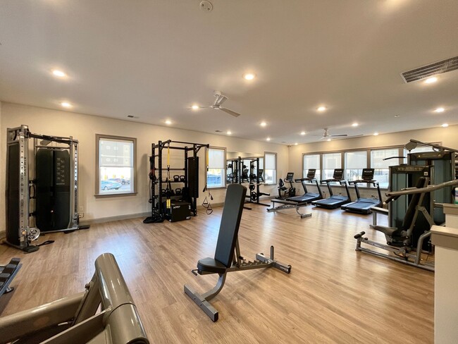 Building Photo - Tuscany con Terrazza | 1 Bed 1 Bath | 773 sf
