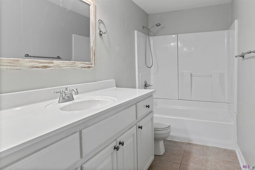 Building Photo - 8155 Jefferson Hwy