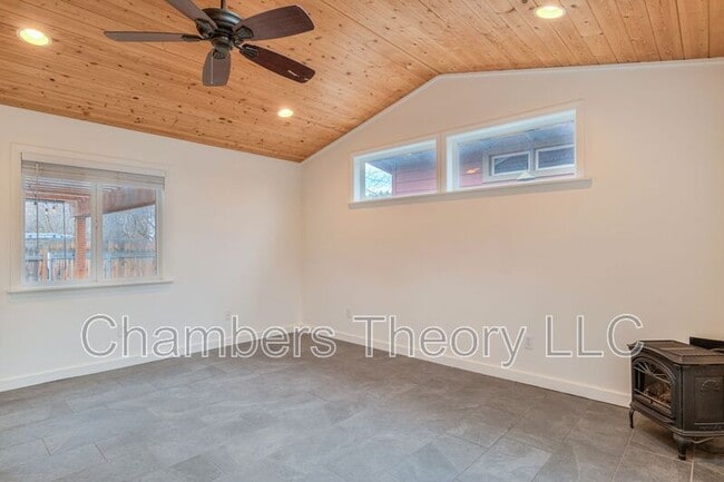 Building Photo - 1252 NW Milwaukee Ave