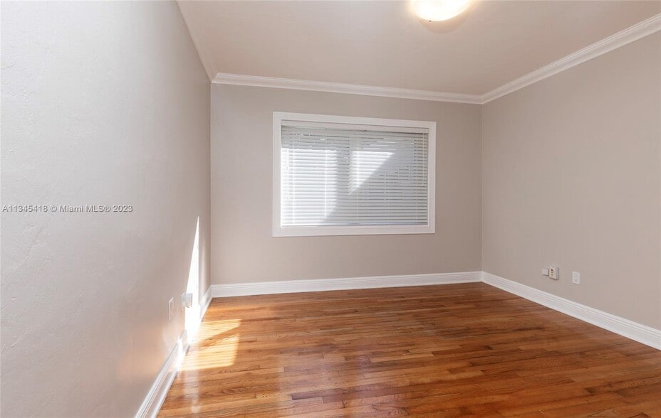 Building Photo - 1350 Mendavia Ave