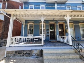 Building Photo - 427 W Broad St