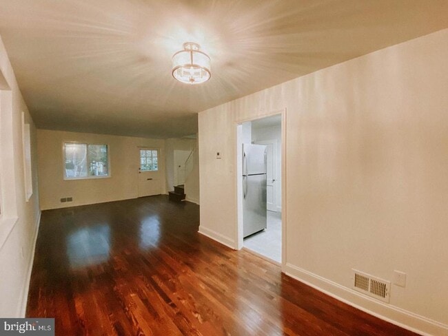 Building Photo - 44 E Rosemont Ave