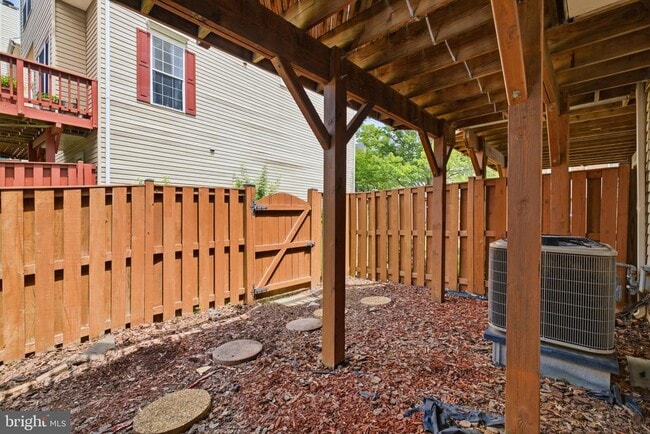 Building Photo - 2449 Clover Field Cir