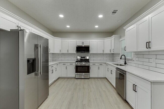 Building Photo - 5570 Cannonero Dr