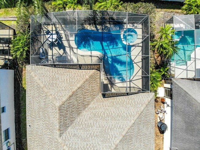Building Photo - 846 Orista Dr
