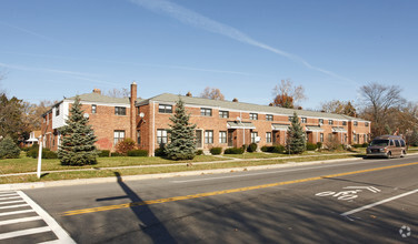 Building Photo - Chicago Townhomes