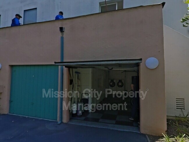 Building Photo - 3558 Modoc Rd