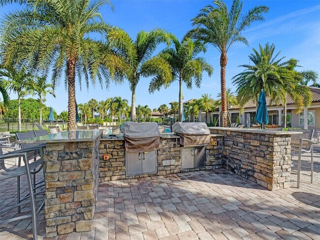 Building Photo - 4810 Eucalyptus Dr