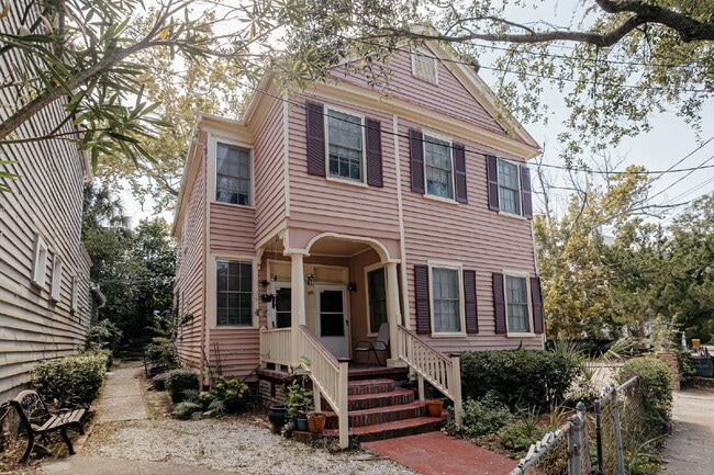 Building Photo - Renovated 2 Bed 2 Bath Charleston Victorian Home