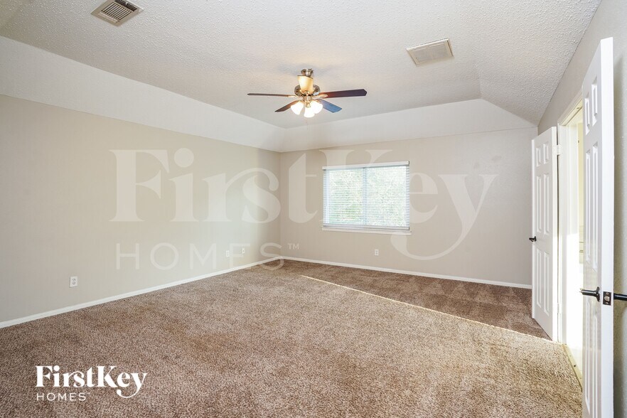 Building Photo - 12523 Mill Ridge Dr