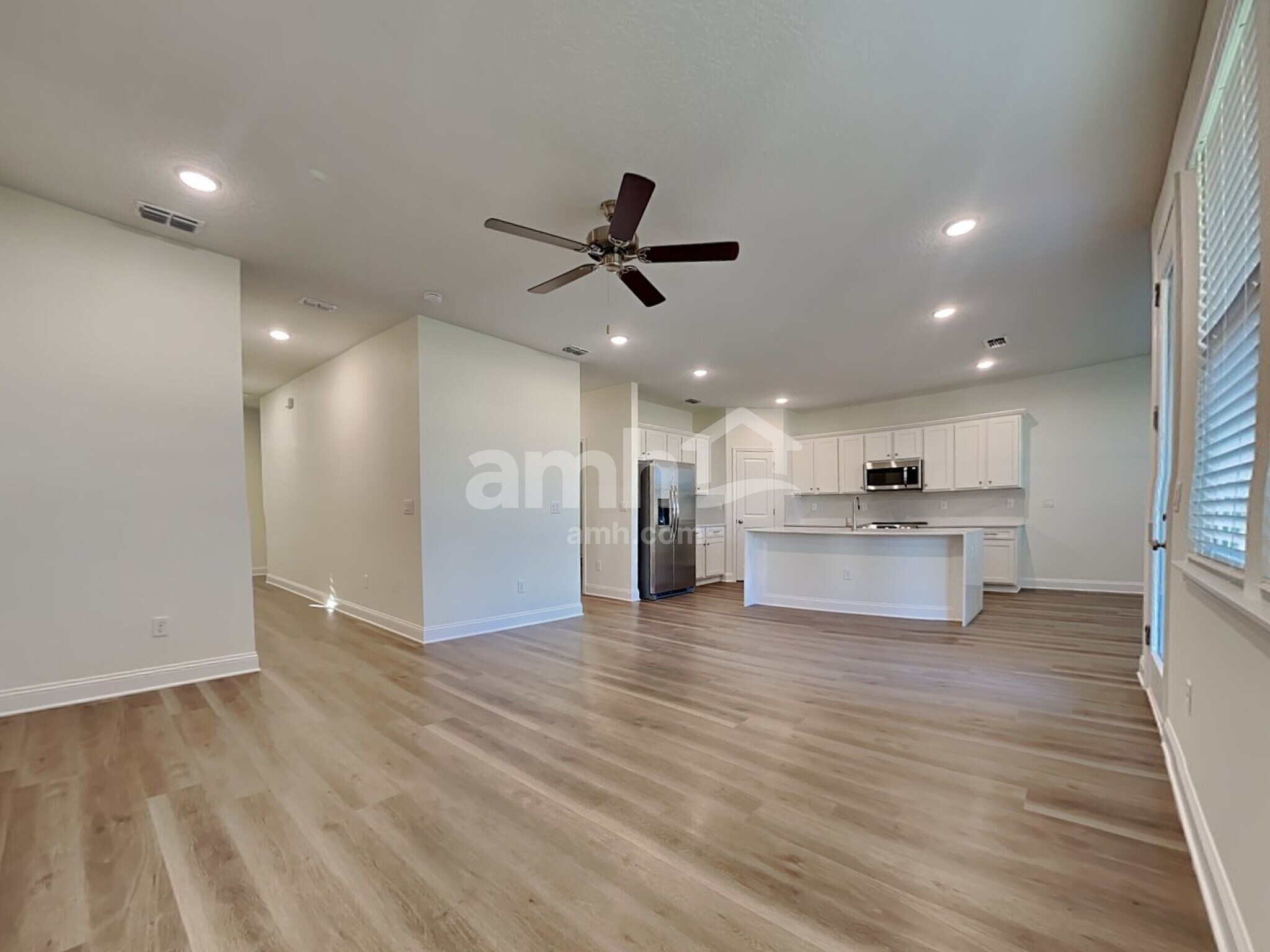 Building Photo - 11614 Hillside Dr