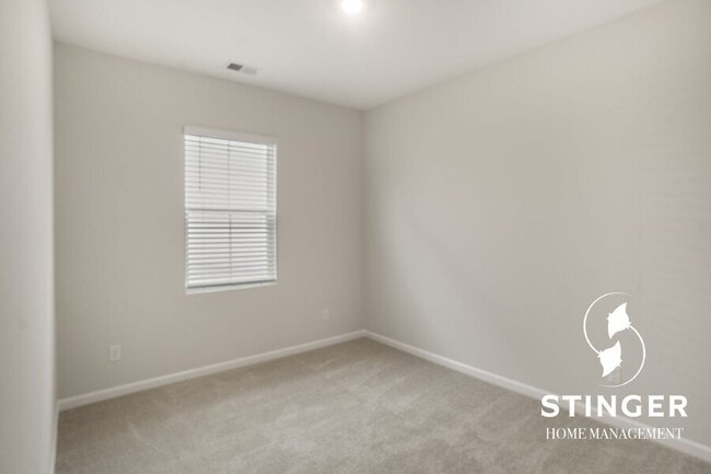 Building Photo - 585 Dreher Dr