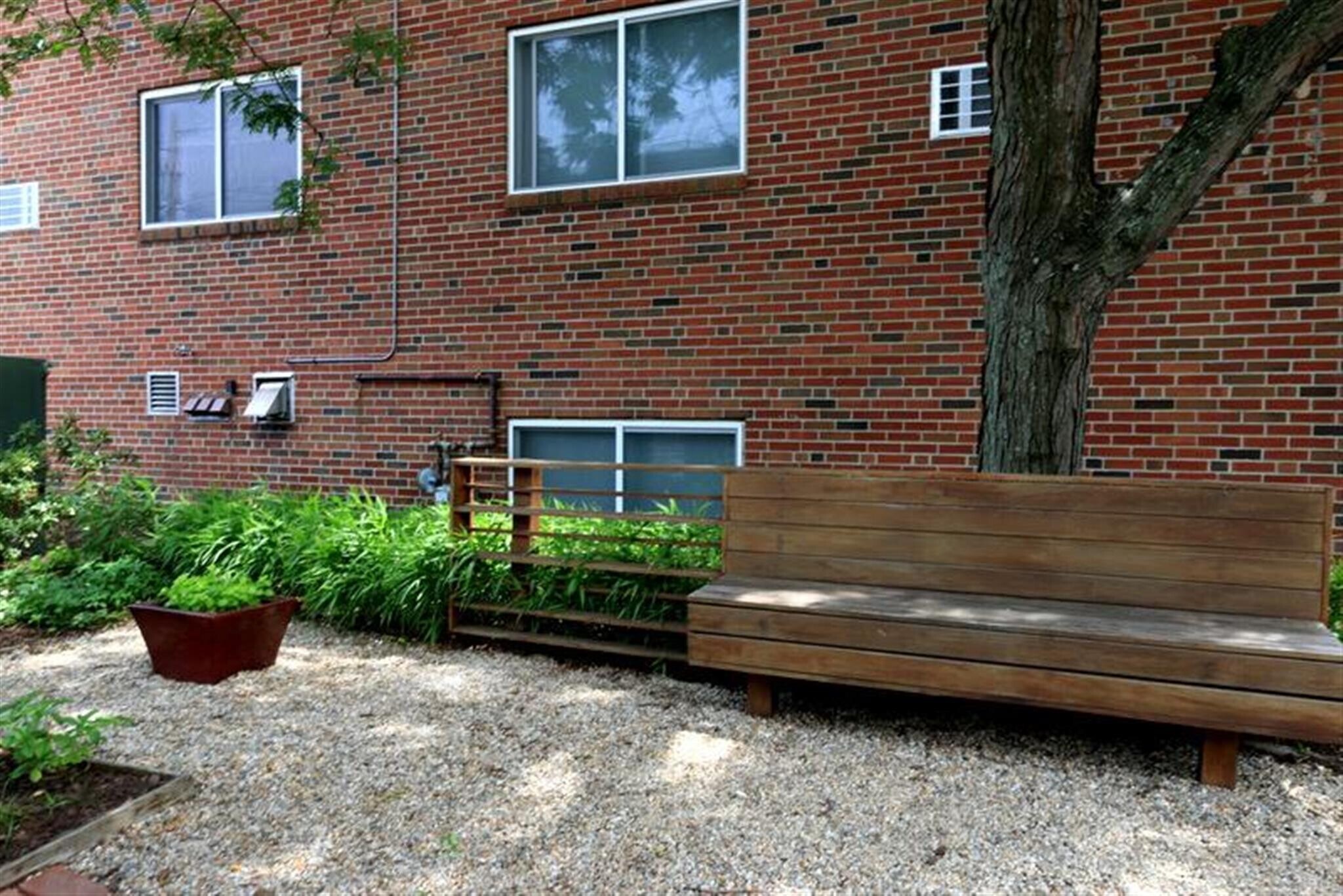 Building Photo - 72 Park St