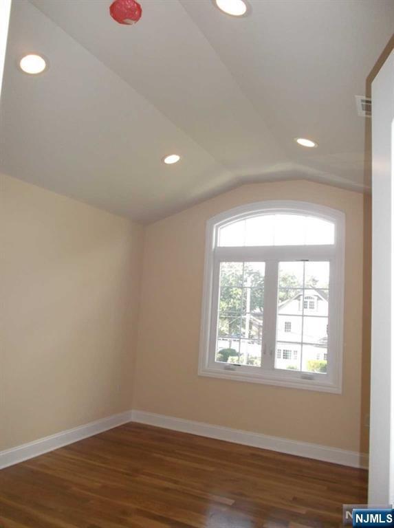 Building Photo - 811 Edgewood Ln