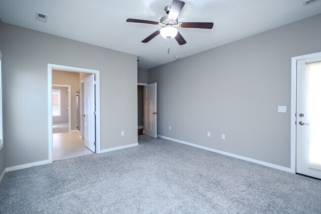 Building Photo - 9012 Jean Louise Dr