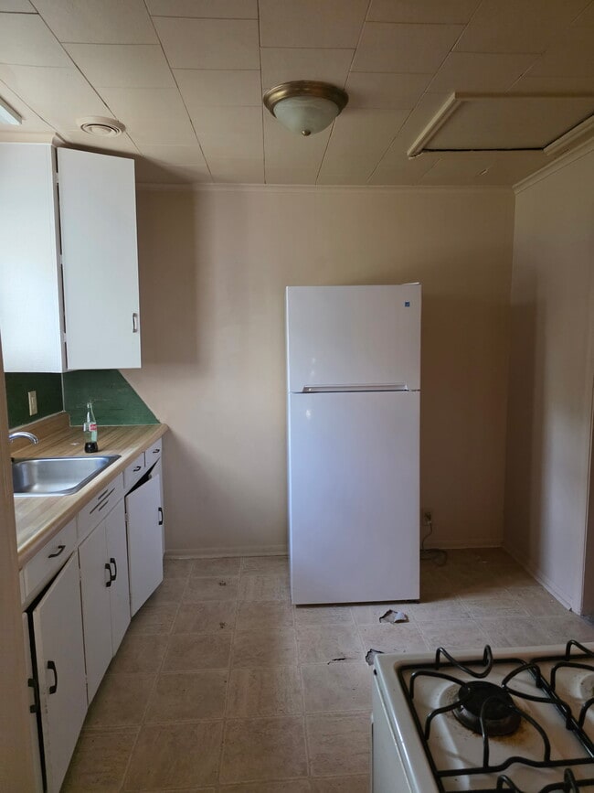 Building Photo - 732 Maplehill Ave