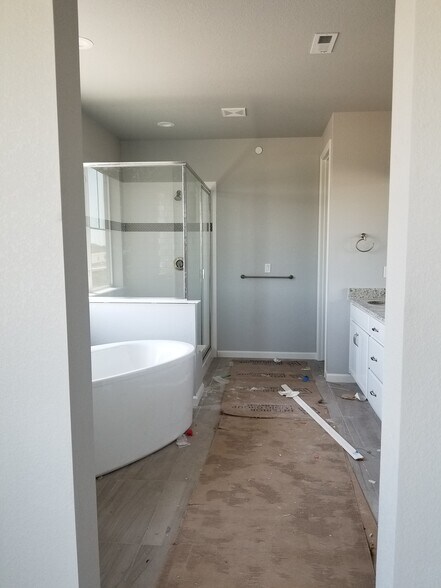 Building Photo - 412 w 128th place