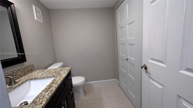 Building Photo - 7665 SW 106th Ave