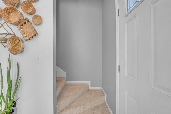 Building Photo - 4001 Anderson Rd