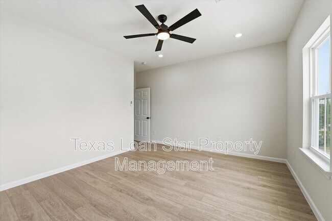 Building Photo - 4354 Clover St