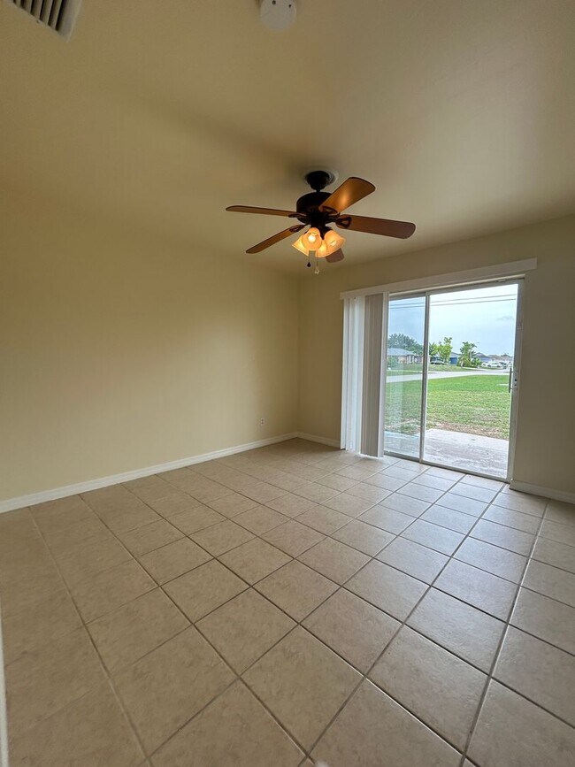 Building Photo - Welcome Home! Spacious 3-Bedroom, 2-Bathro...