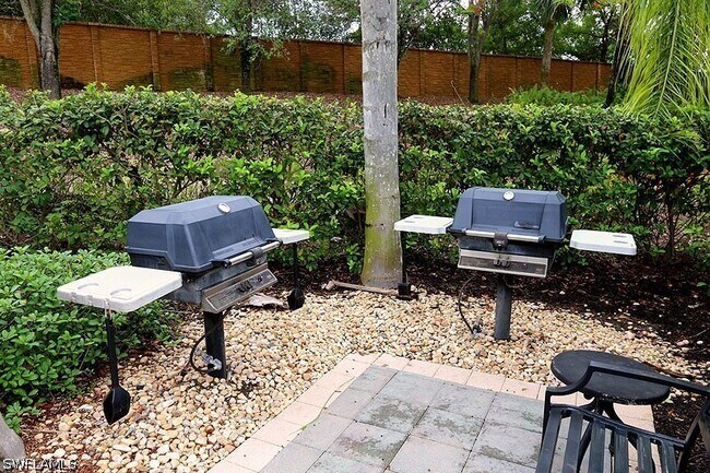 Building Photo - 12060 Toscana Way