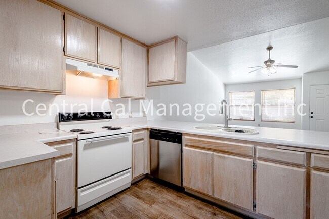 Building Photo - 4207 Eton St