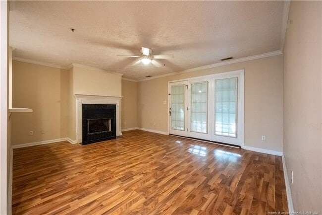 Building Photo - 352 Bubble Creek Ct