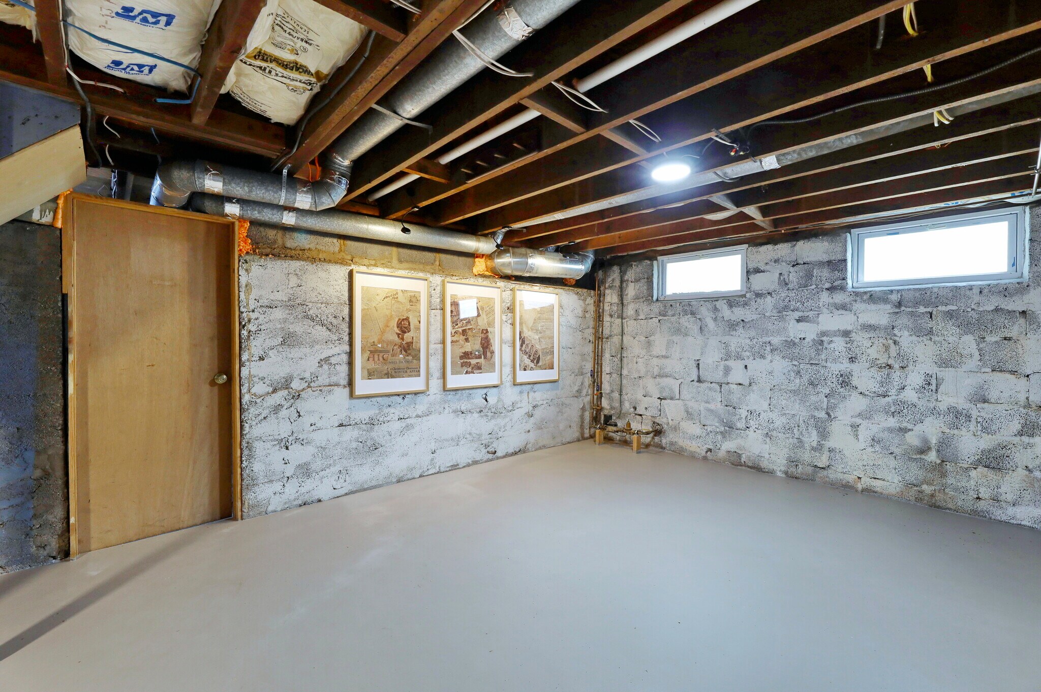 Building Photo - 205 Island Rd