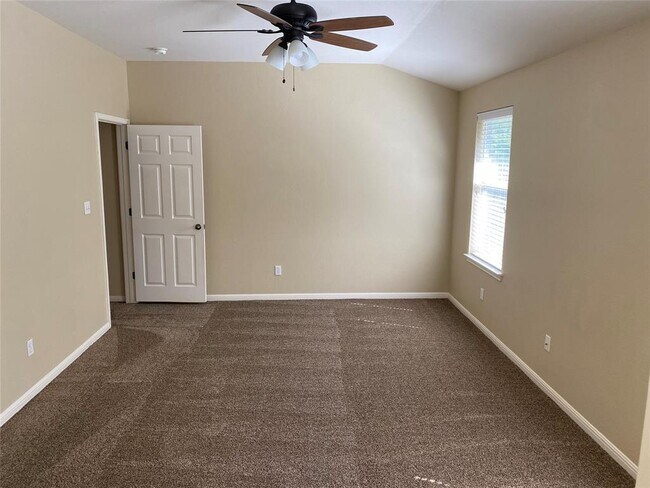 Building Photo - 30318 Bumble Bee Dr