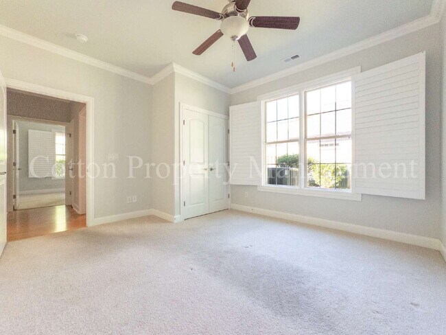 Building Photo - 633 Jenoa Dr