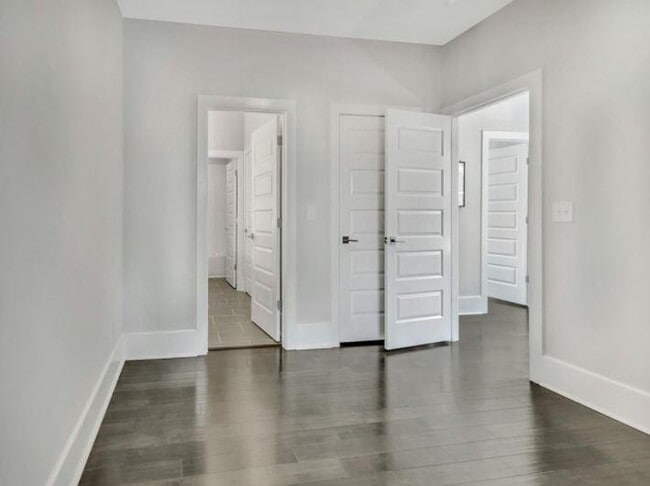 Building Photo - 456 Parkway Dr NE