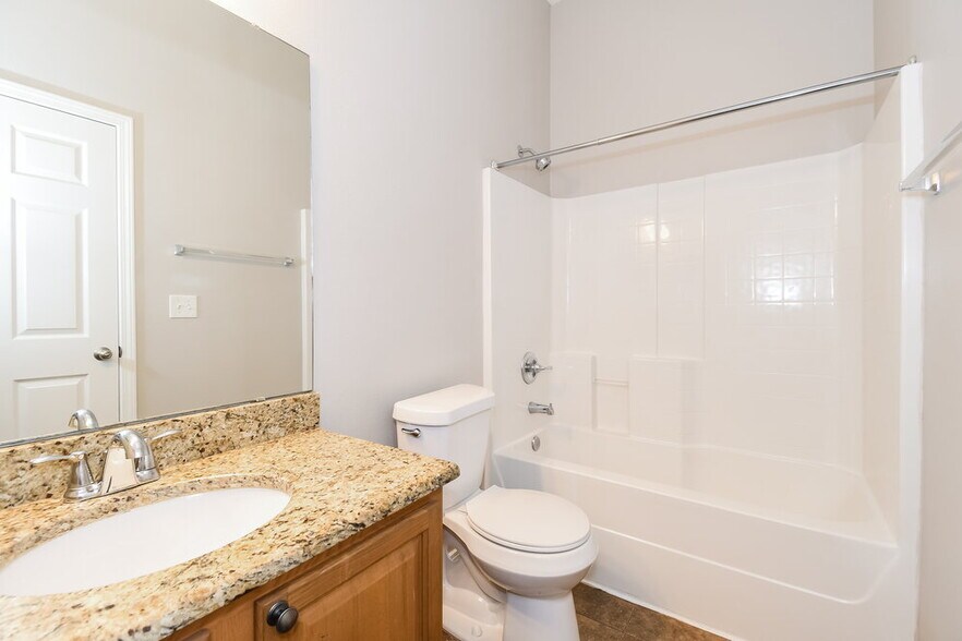 Building Photo - 2530 Fox Hill Ln