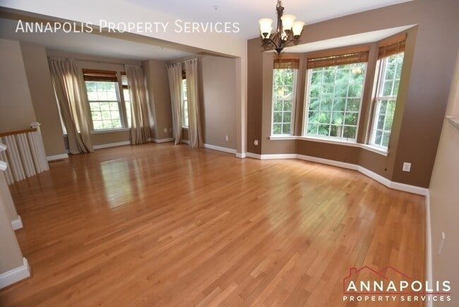 Building Photo - 888 Stonehurst Ct