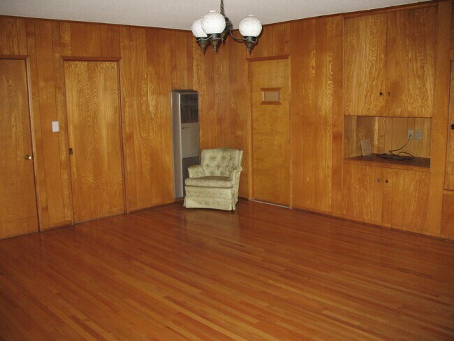 Building Photo - 3121 W Wyoming Ave