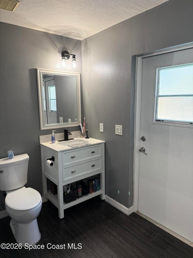 Building Photo - 110 Ridgemont Cir SE