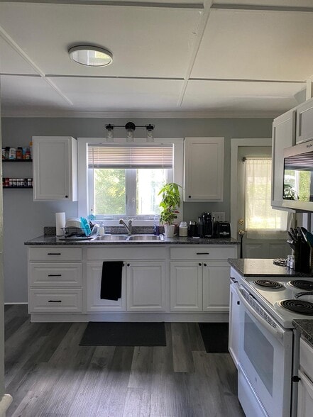 Kitchen - 12 Monkton Rd