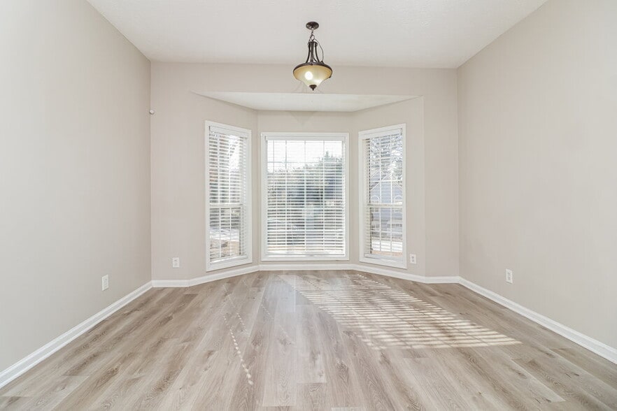 Building Photo - 2627 Windage Dr SW