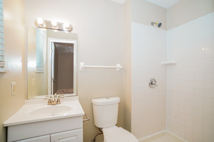 Building Photo - 999 Matterhorn Dr