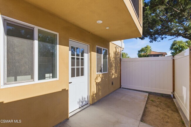 Building Photo - 1740 Patricia Ave