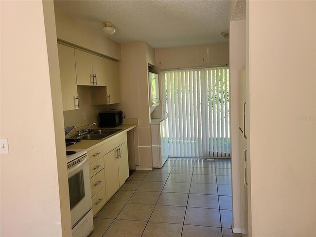 Building Photo - 1307 54th Ave E