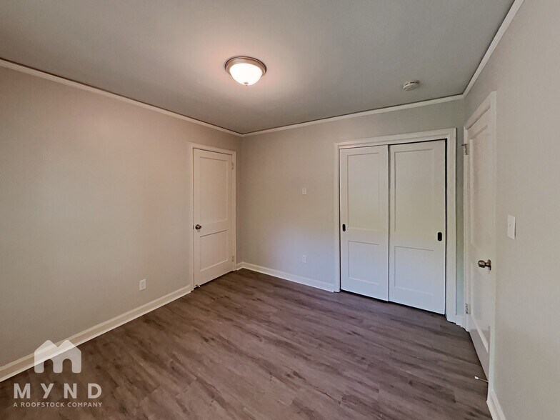 Building Photo - 837 Northview Dr