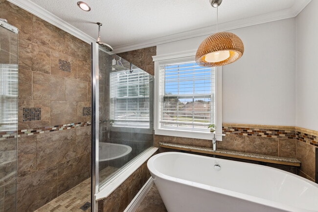 Building Photo - 4920 Hook Hollow Cir