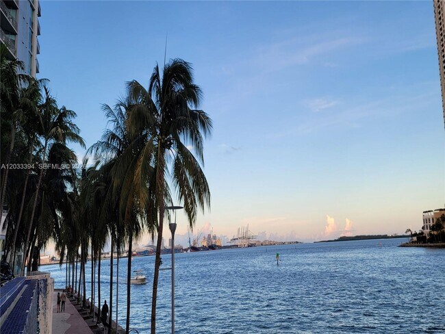 Building Photo - 325 S Biscayne Blvd